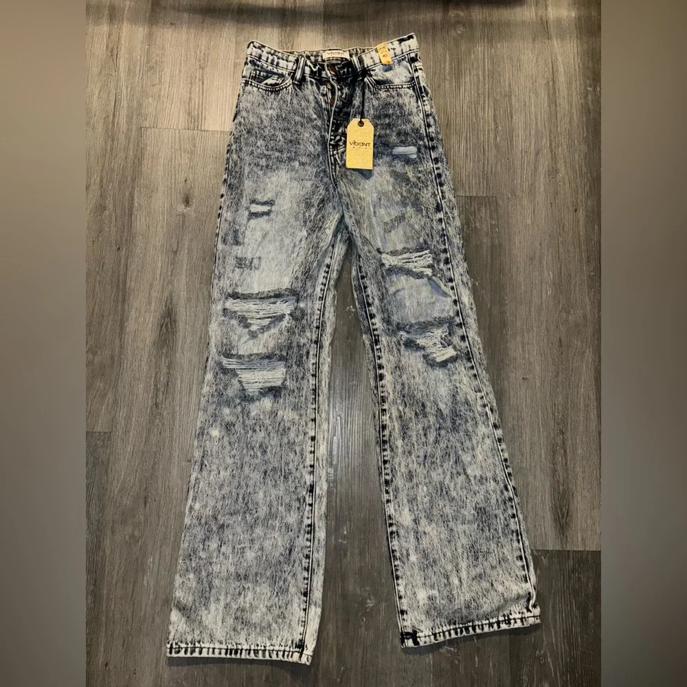 Jeans - Picture 1 of 6